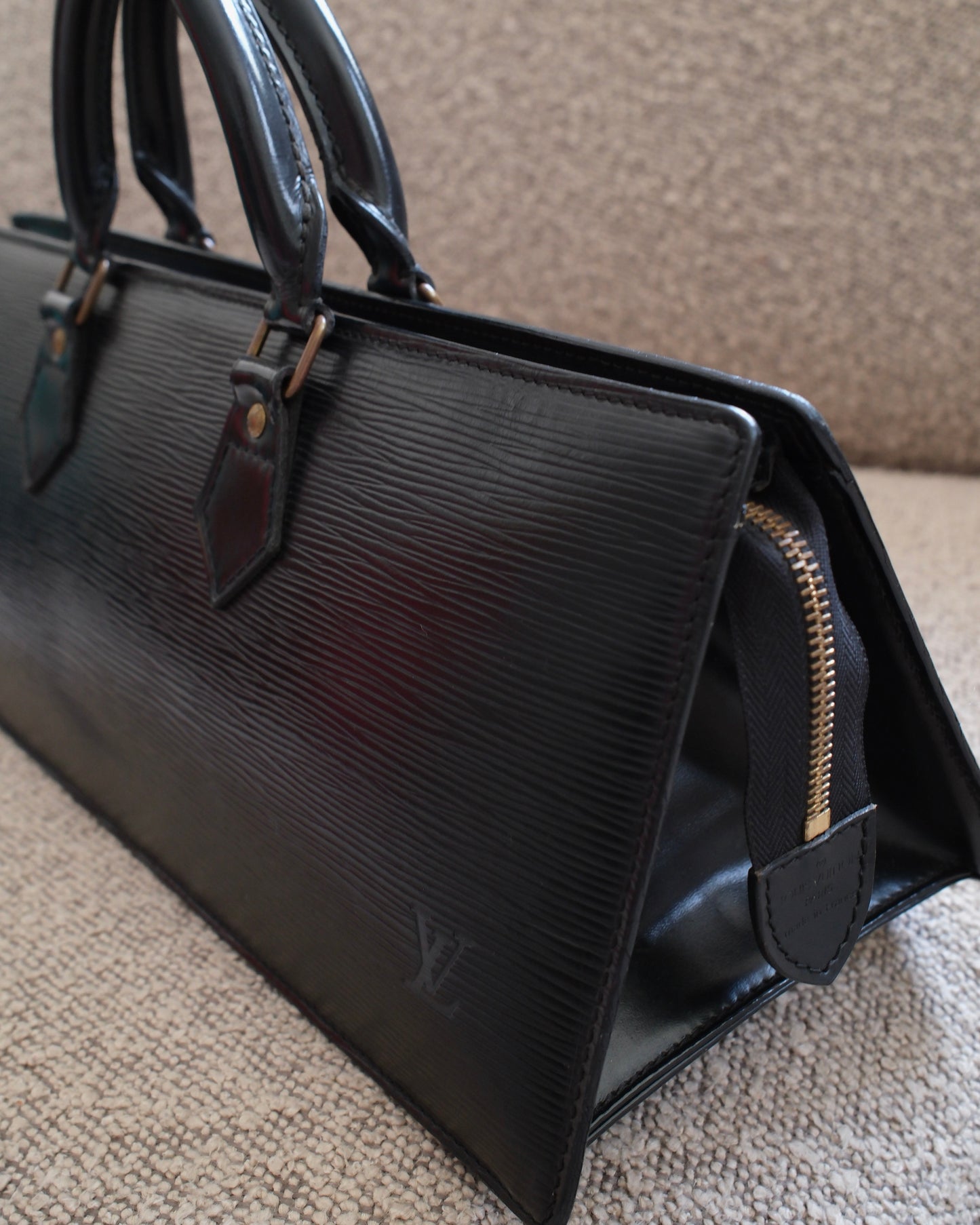 Lоuіs Vuіttоn Triangle Bag