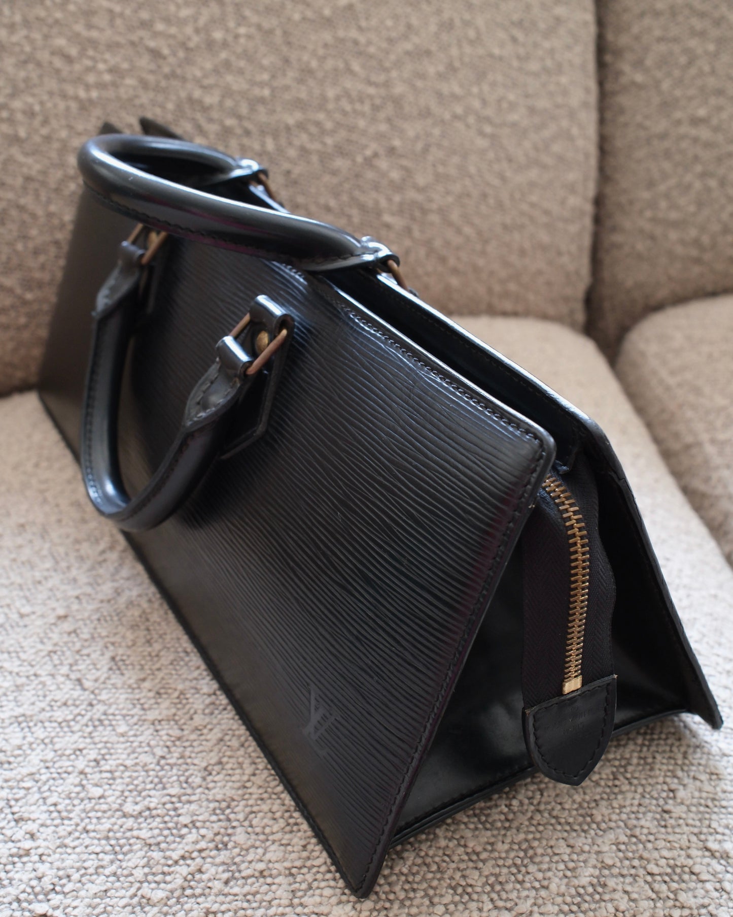 Lоuіs Vuіttоn Triangle Bag