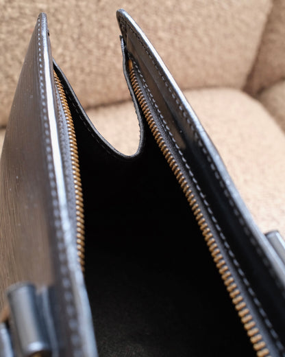 Lоuіs Vuіttоn Triangle Bag
