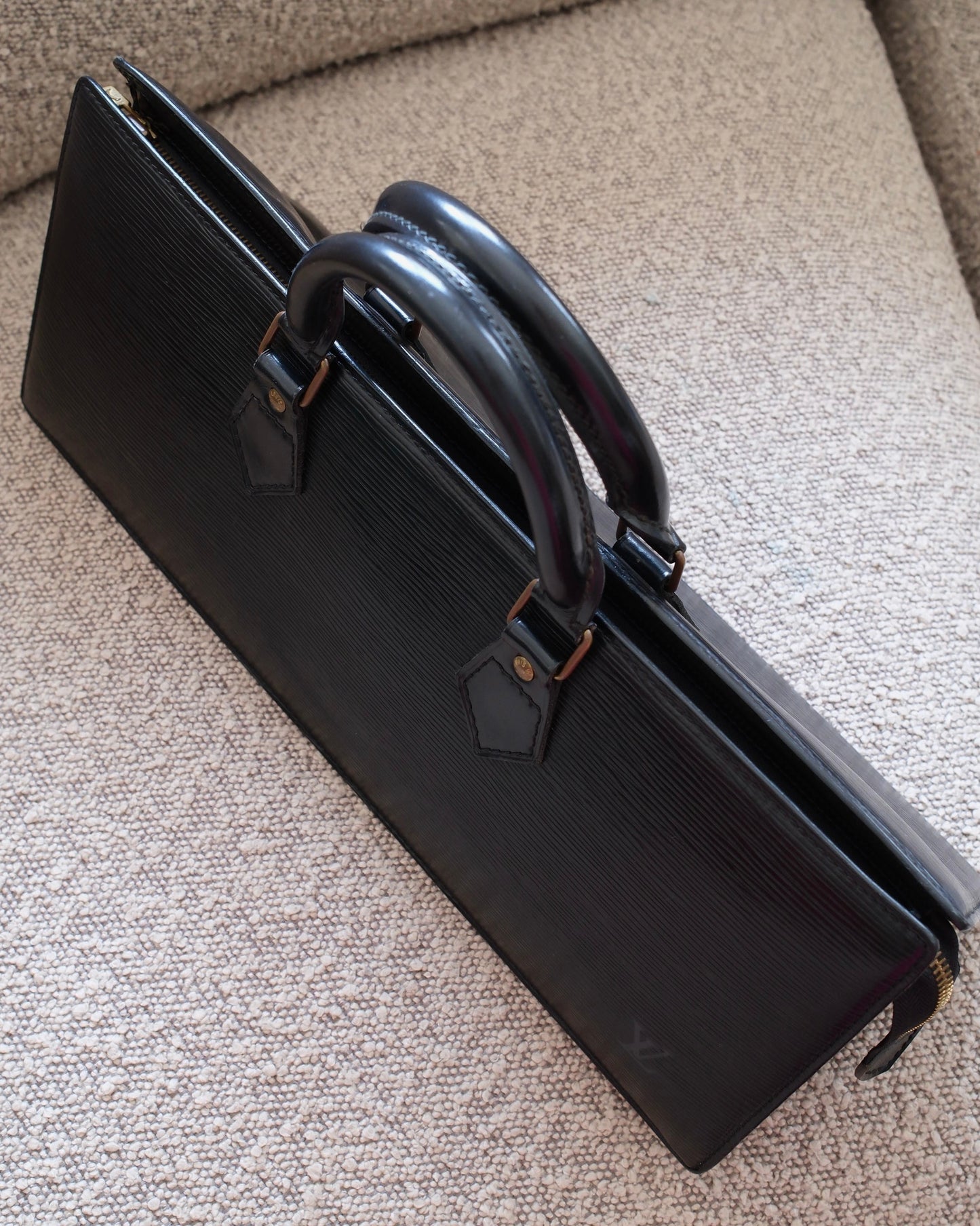 Lоuіs Vuіttоn Triangle Bag